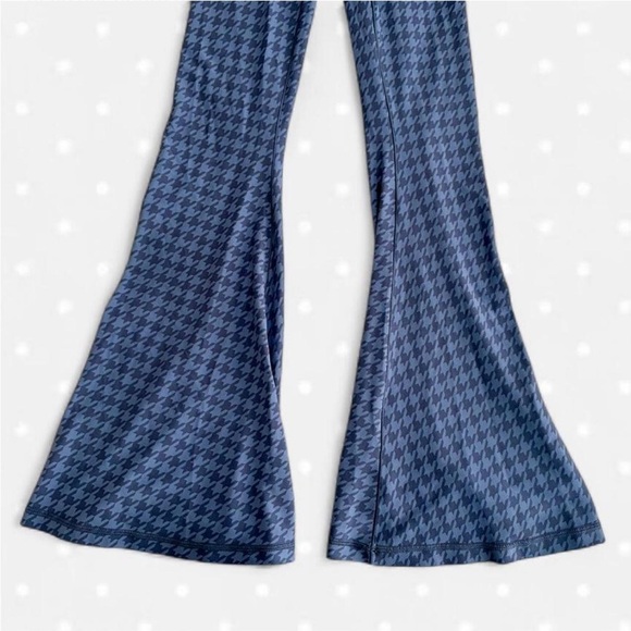 Aerie Blue Houndstooth Leggings - Picture 2 of 3